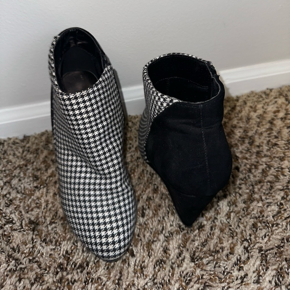 Madden girl, size 6, black and white houndstooth, wedged bootie.